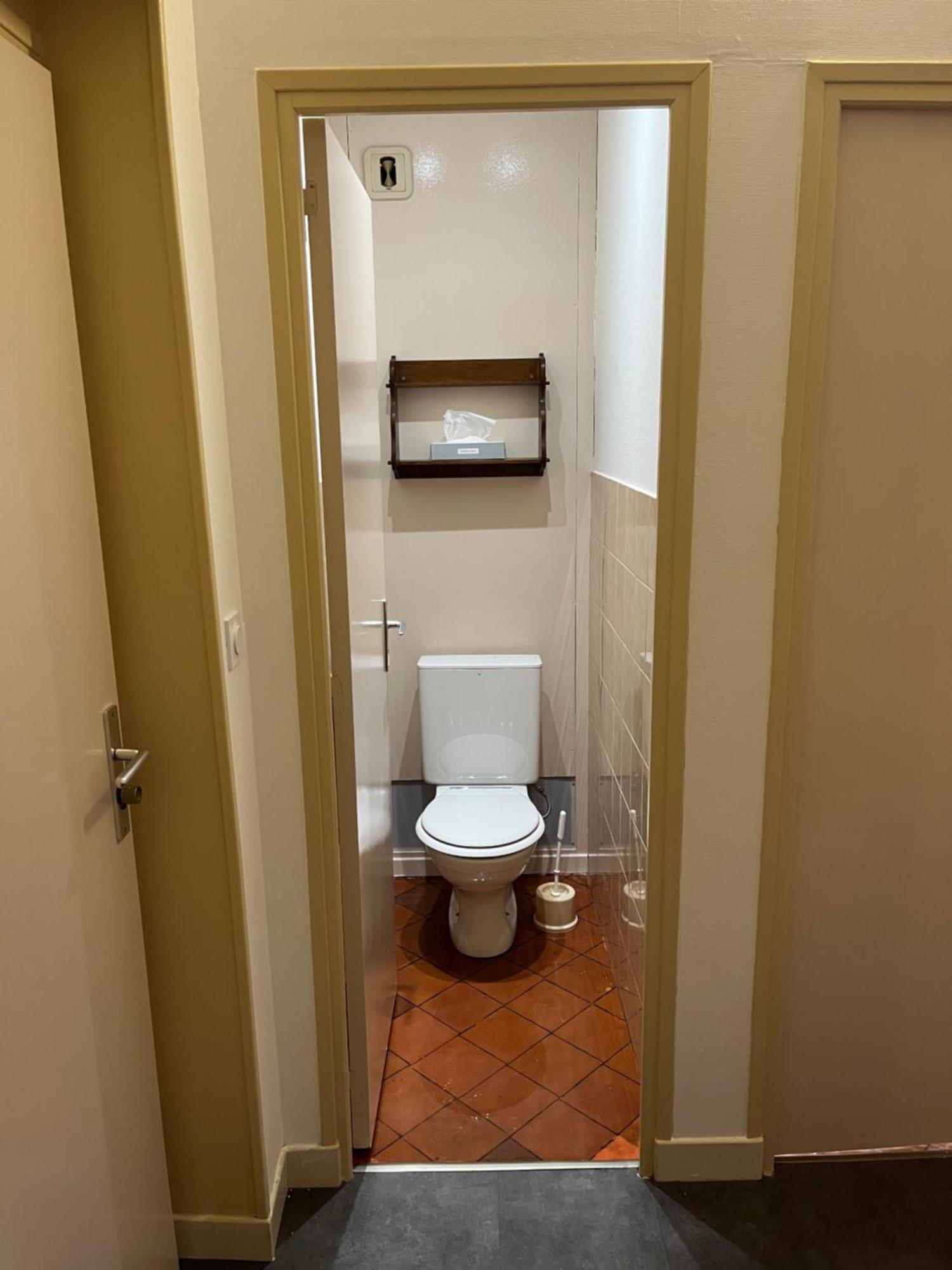 Chateau Lou Cante Perdrix La Vernarede Room photo